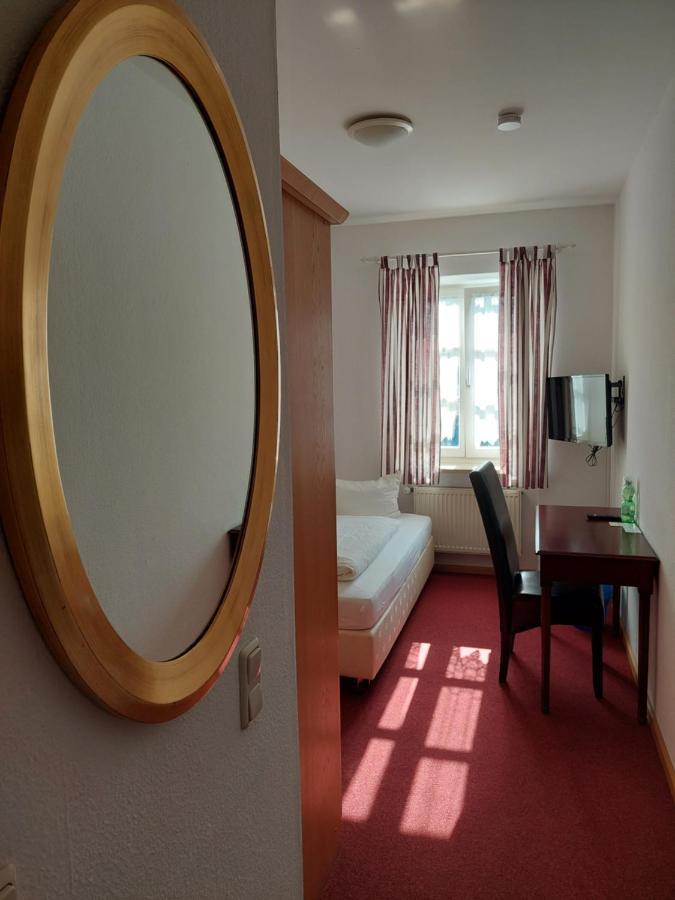 Der Heurige Im Gasthaus Zum Loewen Freising Luaran gambar