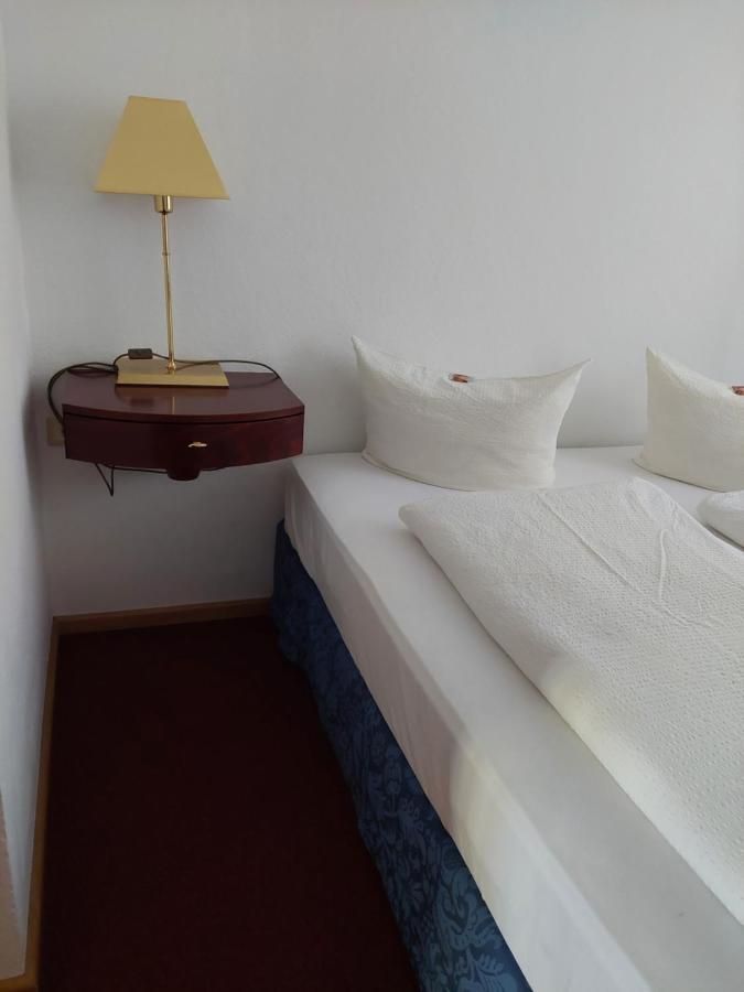 Der Heurige Im Gasthaus Zum Loewen Freising Luaran gambar