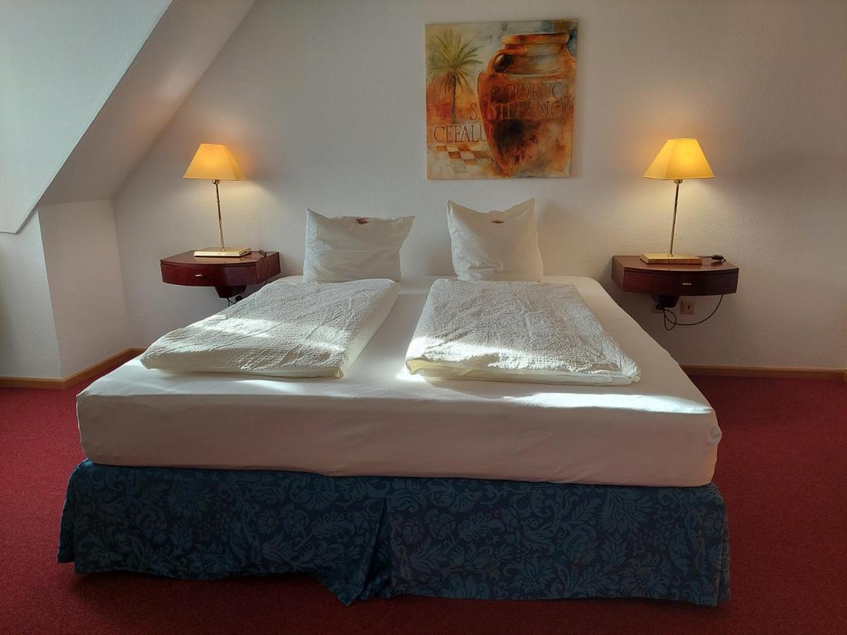 Der Heurige Im Gasthaus Zum Loewen Freising Luaran gambar