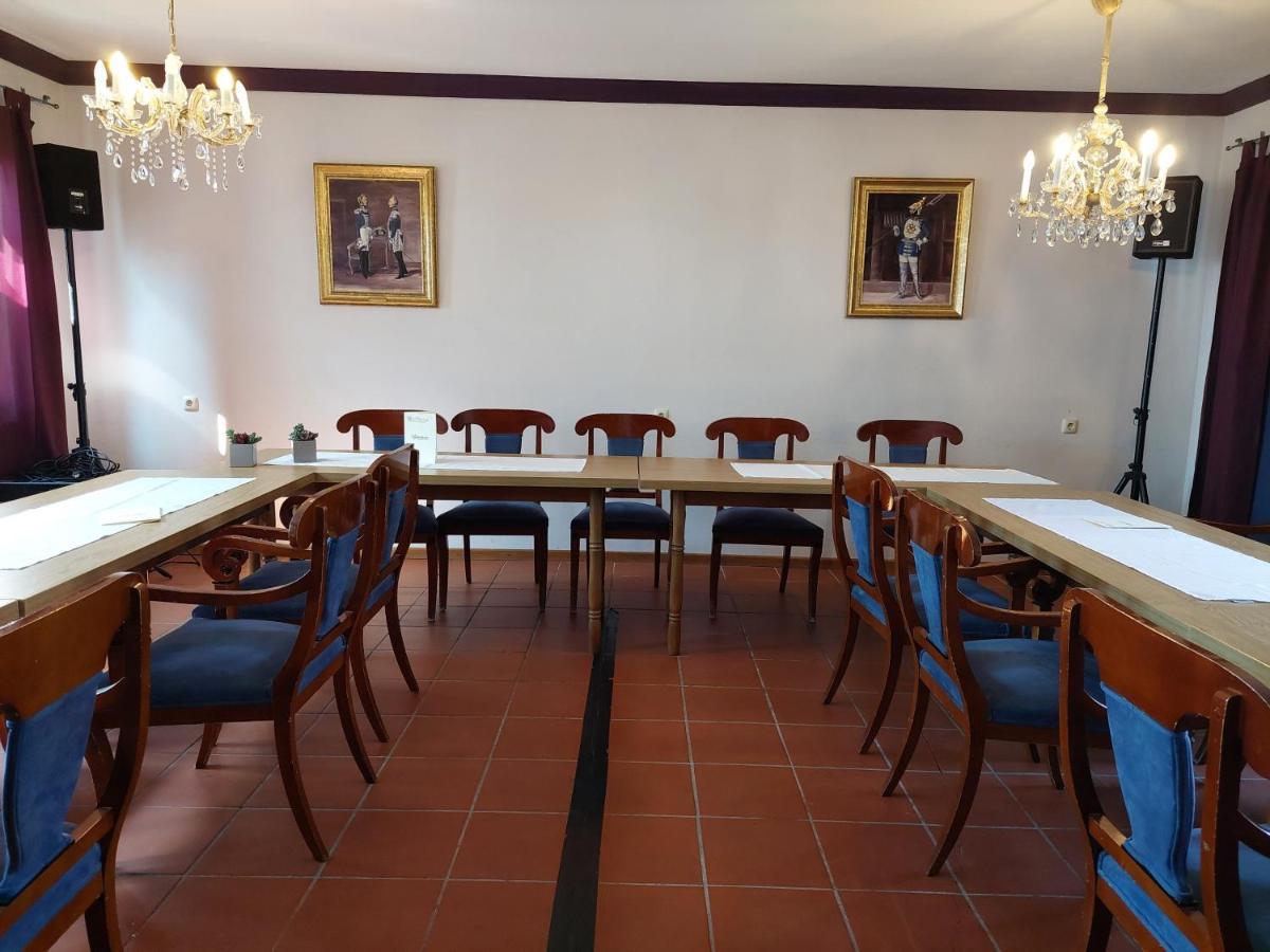 Der Heurige Im Gasthaus Zum Loewen Freising Luaran gambar