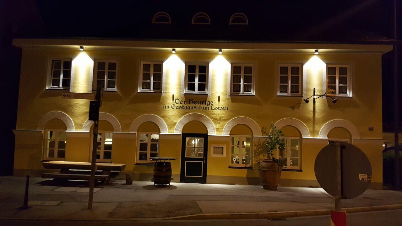 Der Heurige Im Gasthaus Zum Loewen Freising Luaran gambar